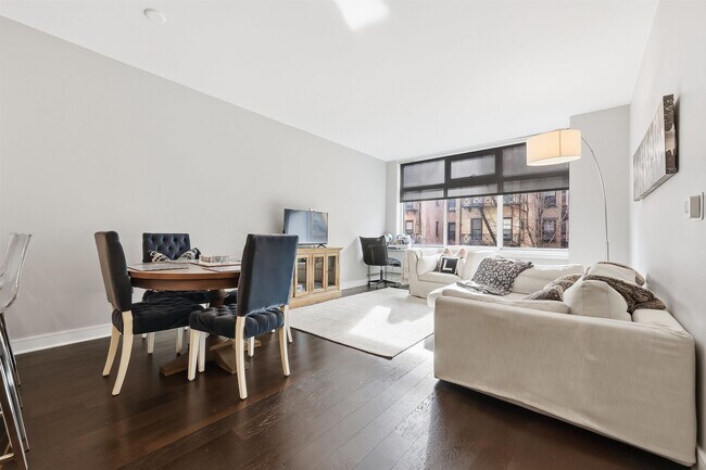 Building Photo - 1450 Washington St