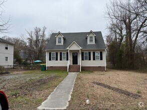 Building Photo - 5 bedroom 2 full bath cape