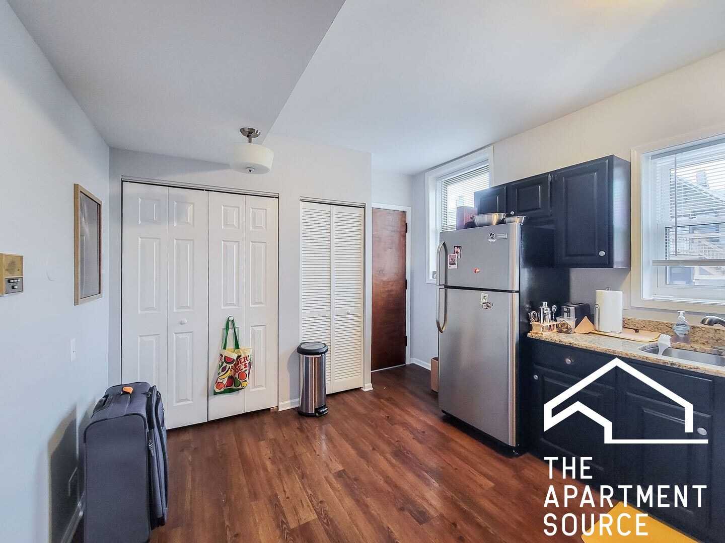 Building Photo - 3700 N Sheffield Ave