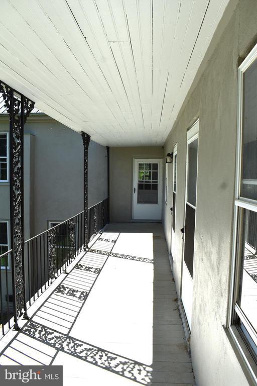 Building Photo - 12979 Buchanan Trail W