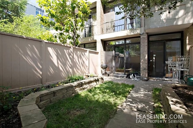 Building Photo - 1257 Delaware Ave SW