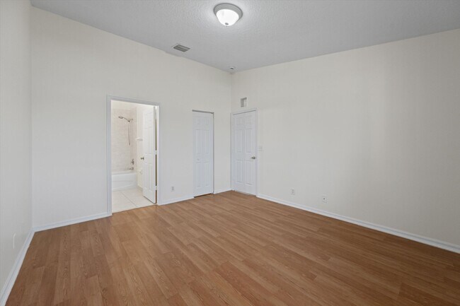 Building Photo - 4534 Oak Terrace Dr