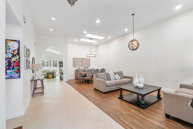 Building Photo - 6755 NW 75th Pl