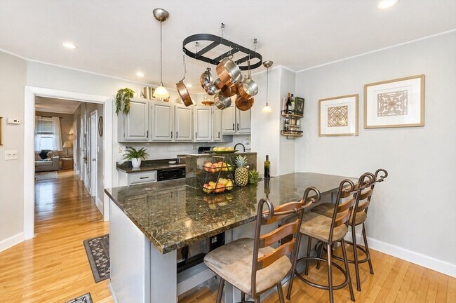 Building Photo - 212 W Seventh St