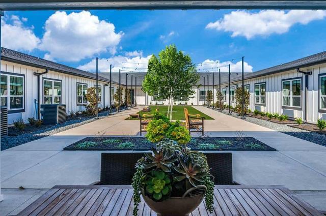 Building Photo - 820 W McLeroy Blvd