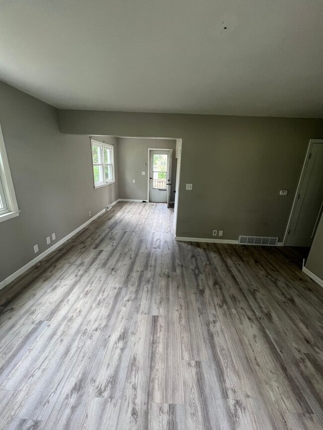 Building Photo - 3 Bed/2 Bath House for Rent! NO APPLICATION FEES!!!