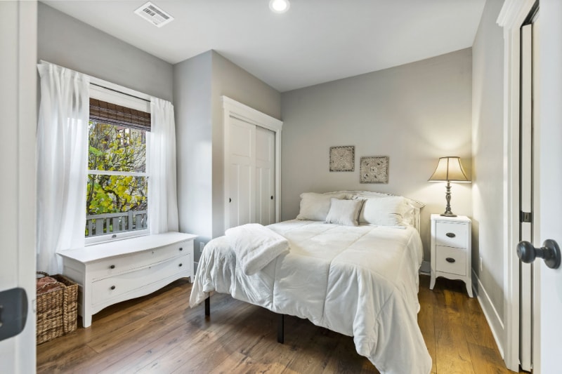 Building Photo - 925 SW Walnut St