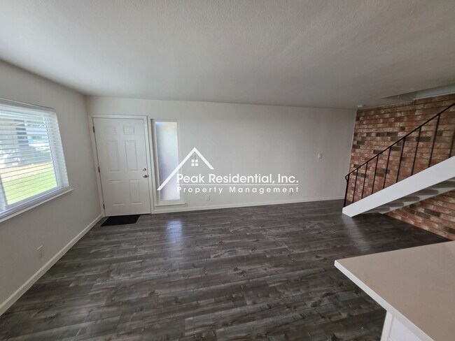 Building Photo - 4431 Palm Ave