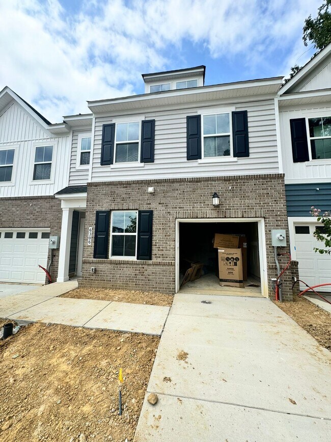 Building Photo - 6418 Gennaker Run