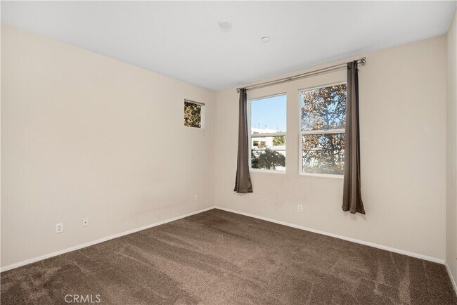 Building Photo - 534 N Cabernet Dr