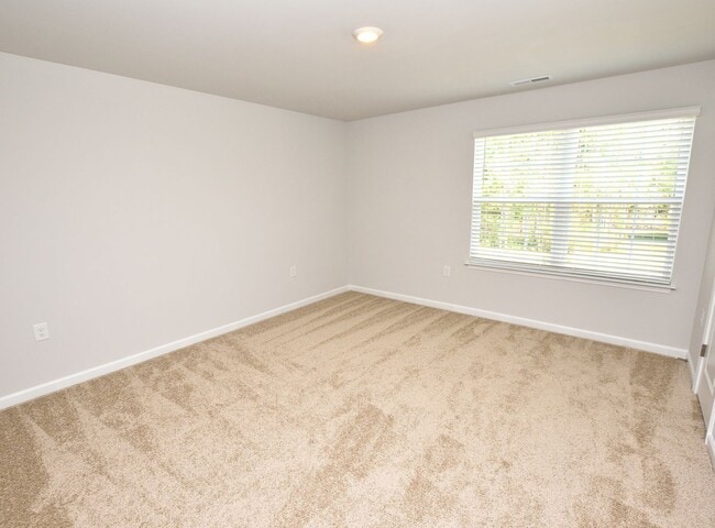 Building Photo - 468 Rosemount