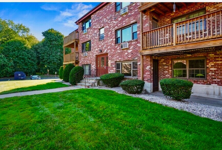 Building Photo - 16A Mayberry Dr