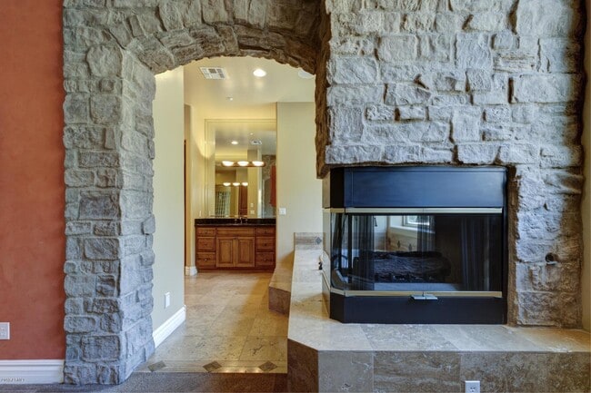 Building Photo - 14296 E Coyote Rd