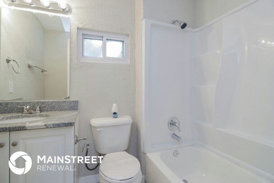 Building Photo - 865 Emerald Dr