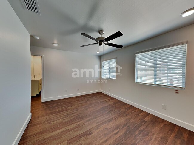 Building Photo - 17141 W Lawrence Ln