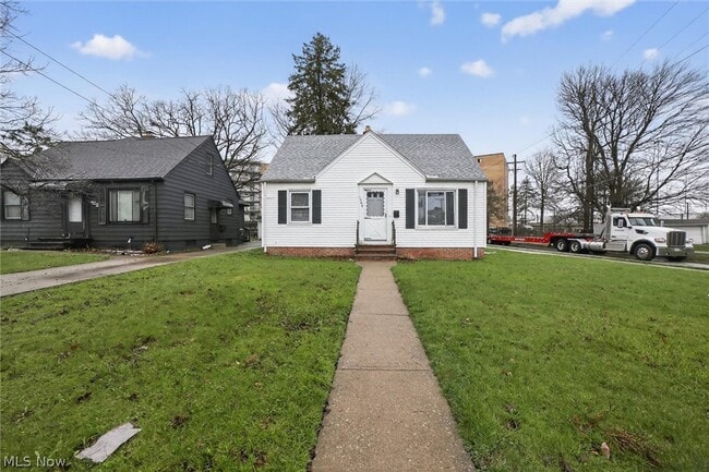 Building Photo - 1568 Parker Dr