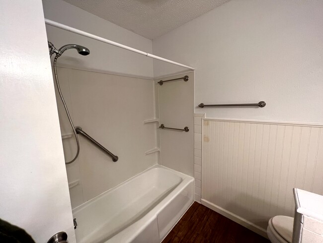 hall bath - 802 E Huber Ave