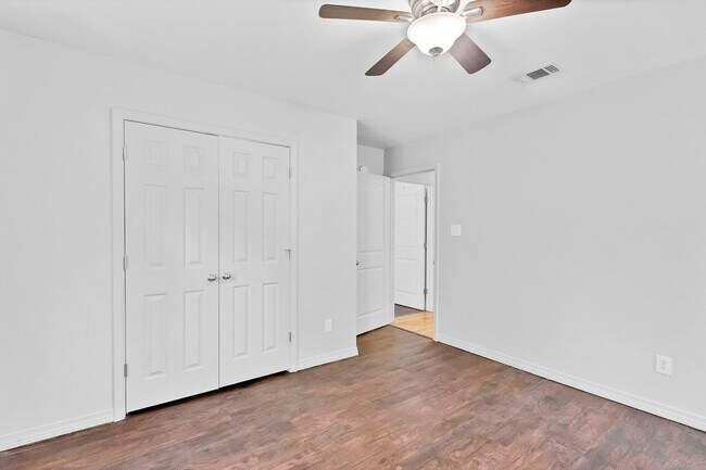 Building Photo - 4/2 in Stratford Glen Subdivision