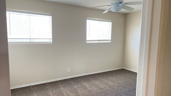 Building Photo - 17014 E Calle Del Oro