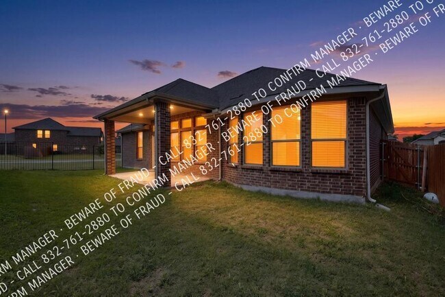Building Photo - 7811 Links Dr
