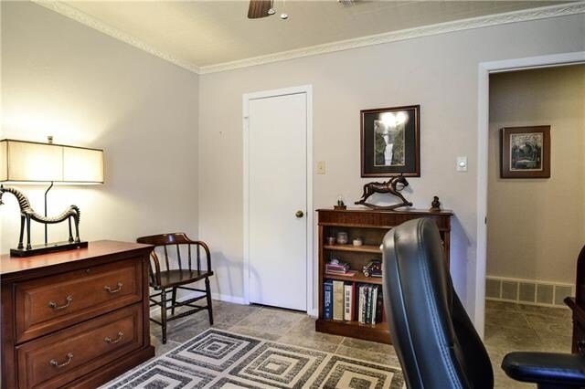 Building Photo - 3924 Laramie Dr