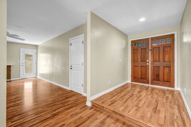 Building Photo - 18096 Lemon St