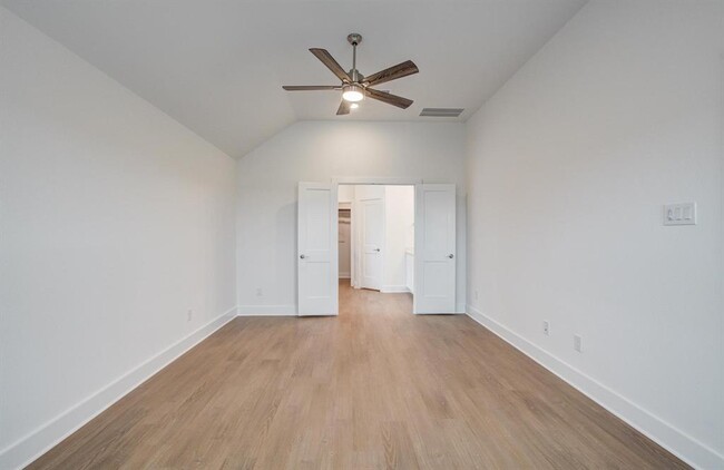 Building Photo - 8627 Pier Cove Dr