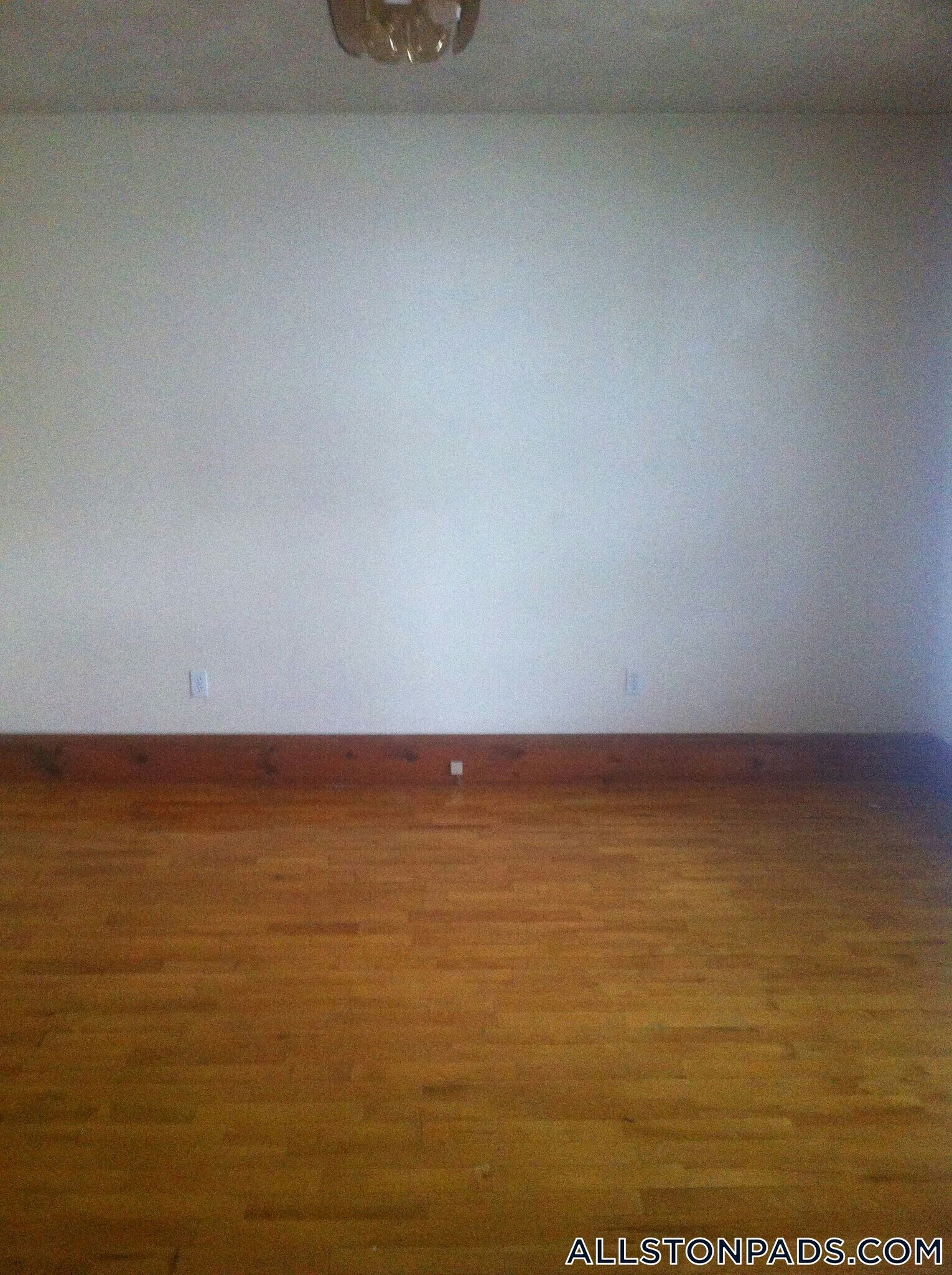 Building Photo - 36 Linden St