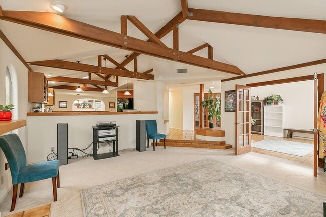 Building Photo - 6115 Manzanillo Dr