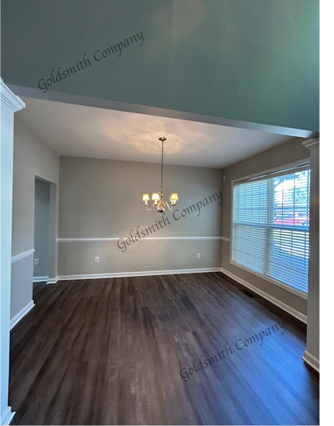 Building Photo - "Spacious 4-Bed Oasis with 2.5 Baths on Collingsworth Lane"