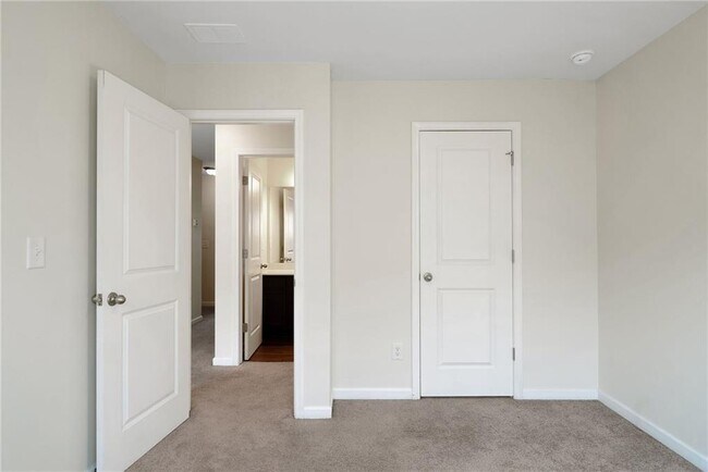 Building Photo - 6353 Mountain Home Way