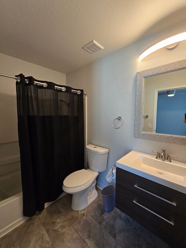 Building Photo - Wonderful Mountain Meadows "end unit"