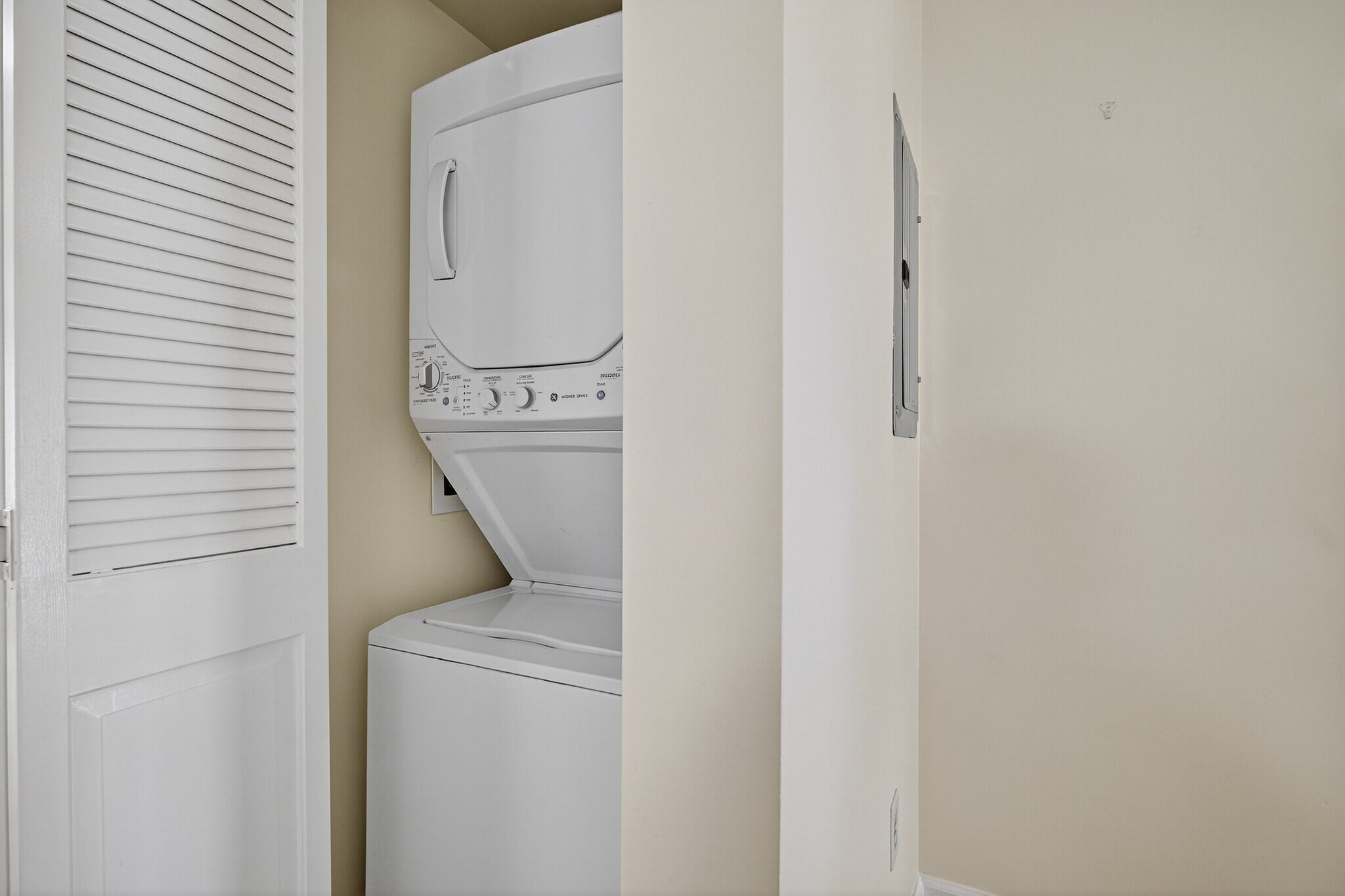 Building Photo - 802 Jesse Way