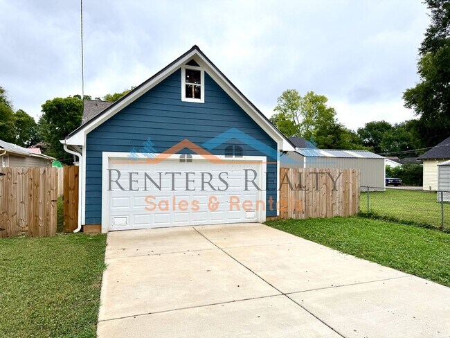 Building Photo - Charming Newer Construction Home with Garage & Fenced Yard