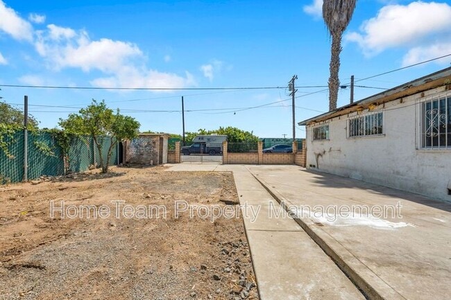Building Photo - 4366 Hilltop Dr