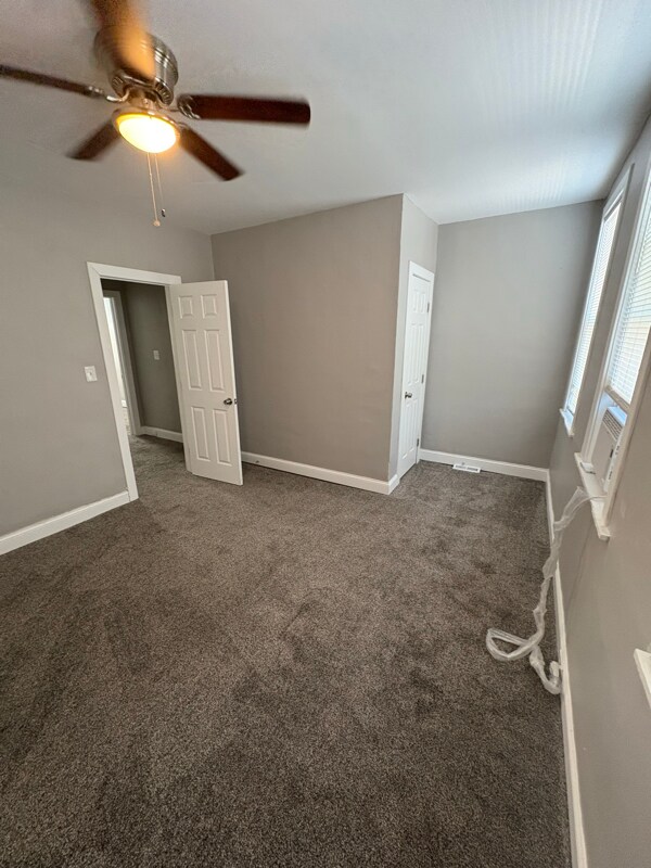 Building Photo - 3013 Ridgewood Ave