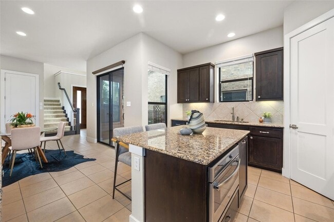 Building Photo - 405 Penny Kathleen Ct