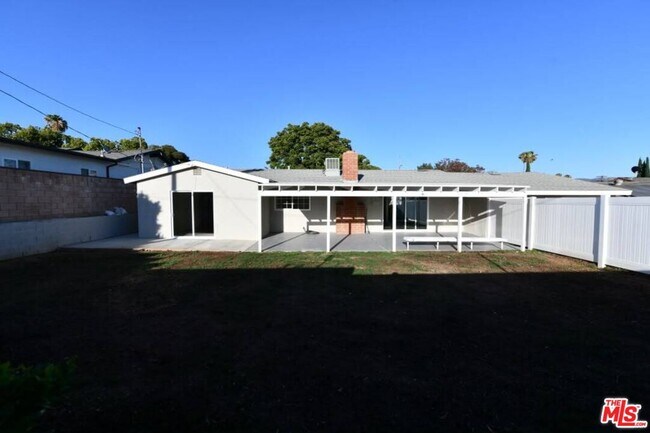 Building Photo - 3125 Jacinto Ave