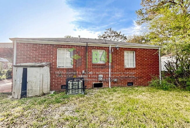 Building Photo - 904 Harbison Dr