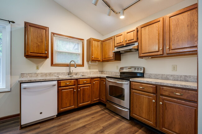 Building Photo - 4527 Williamsport Dr