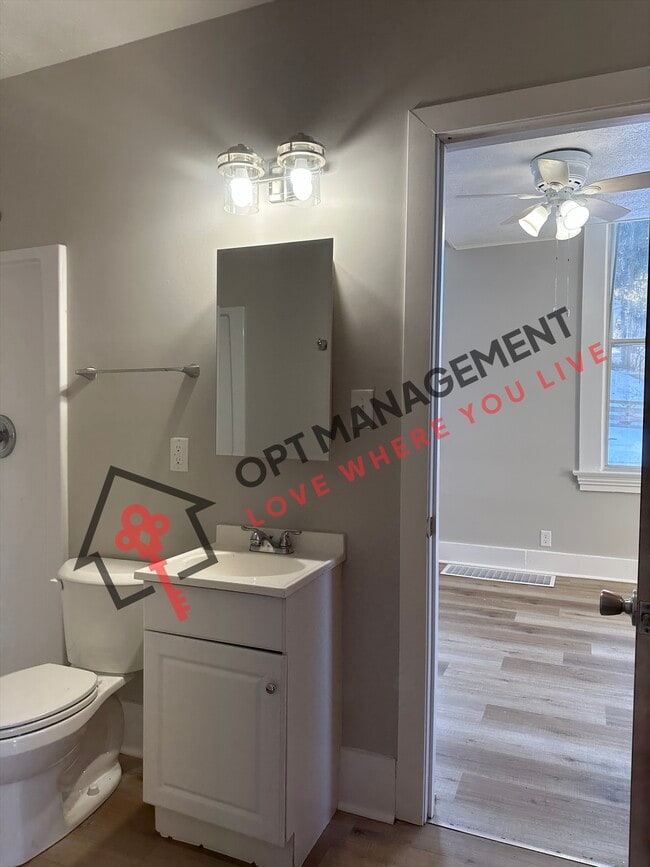 Building Photo - 111 S 14th St