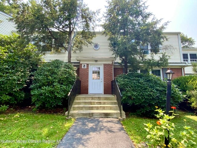 Primary Photo - 2 Huguenot St