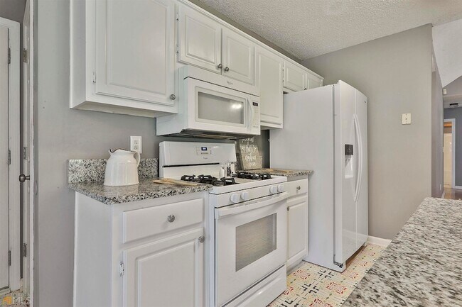 Building Photo - 100 Riverside Walk