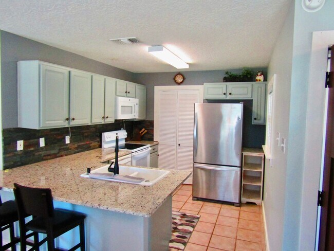 Building Photo - 31 Hunters Creek Dr