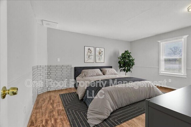 Building Photo - 2130 E 83rd St