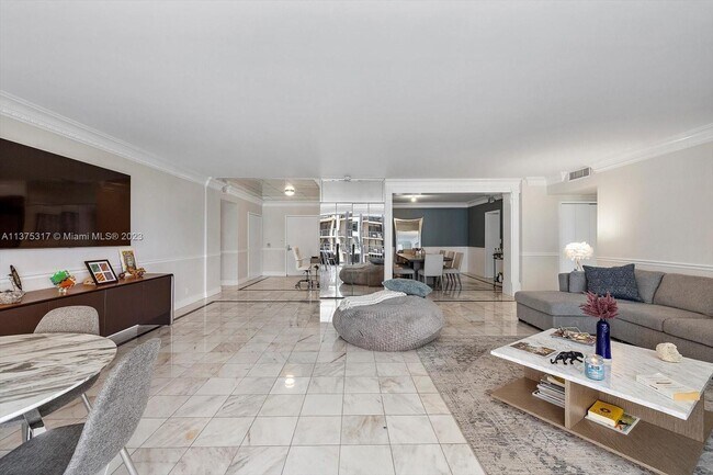 Building Photo - 10155 Collins Ave