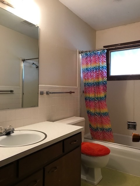 Building Photo - 3 Bedroom Duplex w/Garage in north-central Ames