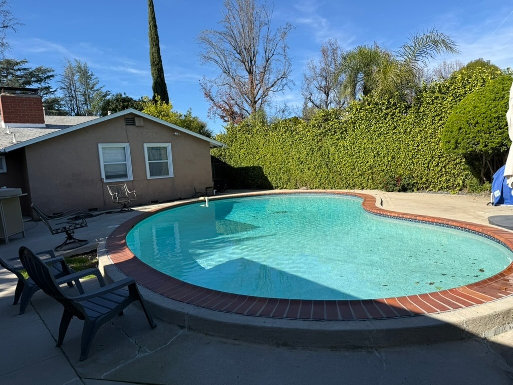 pool - 5208 Woodman Ave