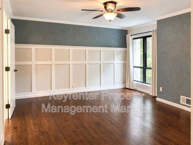 Building Photo - 510 E Ponce de Leon Ave