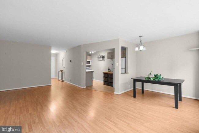 Building Photo - 1330 New Hampshire Ave NW
